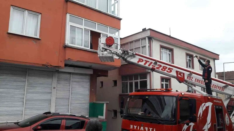 Haber alınamayan adam evinde uyurken bulundu
