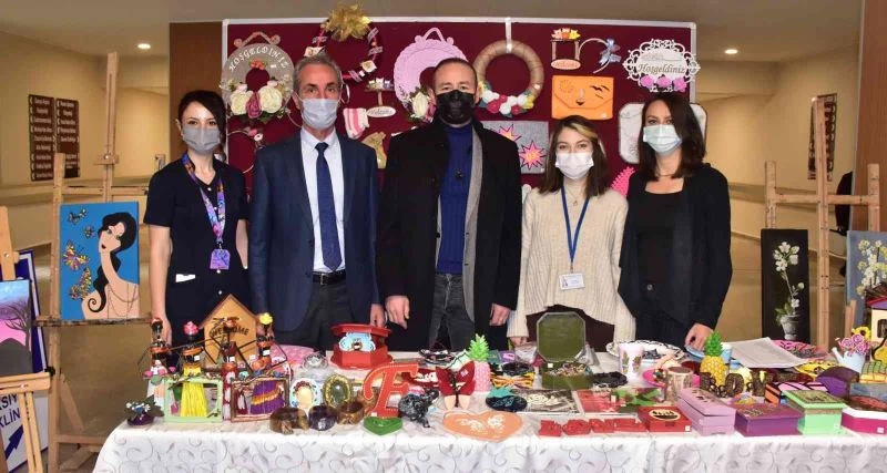ESOGÜ Hastanesi’nde ‘Uğraş Tedavisi El Sanatları Sergisi’ açıldı
