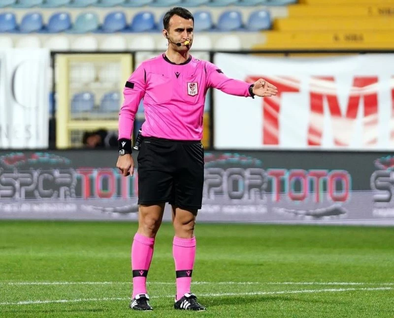 Sivasspor - Rizespor maçını Atilla Karaoğlan yönetecek
