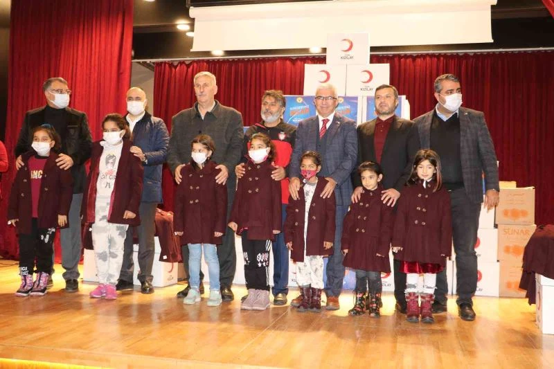 Yüreğir’de yetimler sevindirildi
