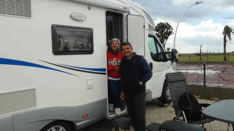 Antalya’da vatandaşların 12 ay karavan tatili kıskandırıyor
