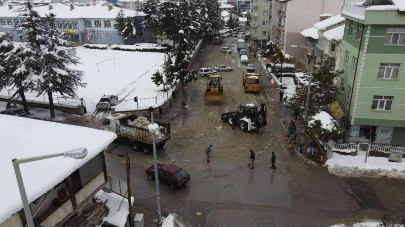 Kuraklıkla boğuşan Beyşehir Gölü’ne kar takviyesi
