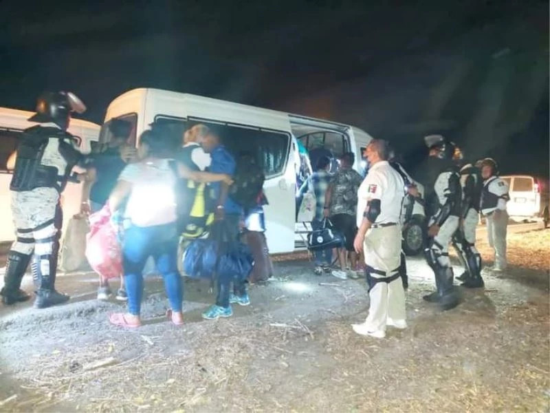 Meksika’da minibüs konvoyundan 114 kaçak göçmen çıktı
