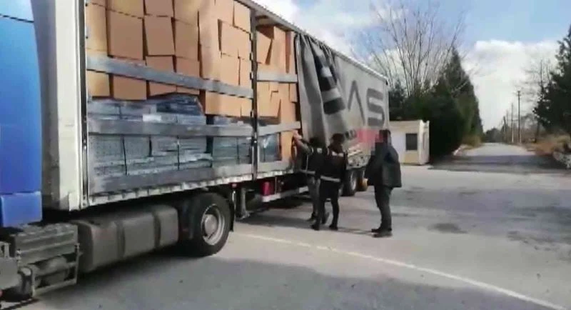 TEM’de 6 milyon 620 bin kaçak makaron ele geçirildi
