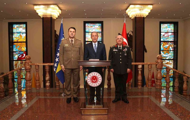 Milli Savunma Bakanı Akar, Bosna Hersek Genelkurmay Başkanı Masovic’i kabul etti
