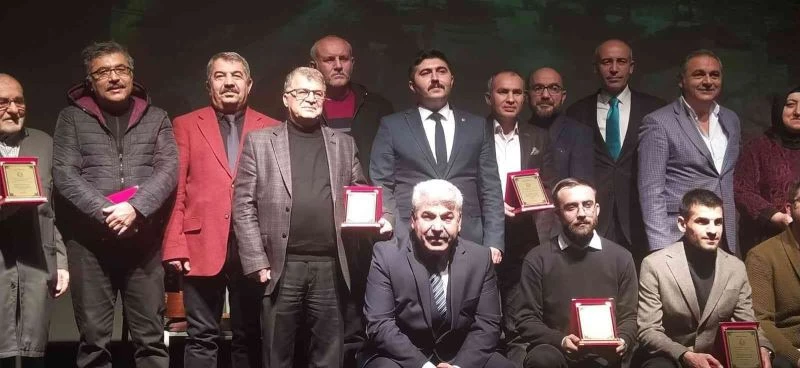 Gürün En Uzun Geceyi Şiirin Işığıyla Aydınlattı
