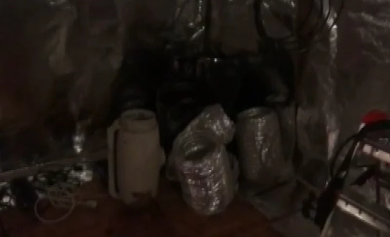 Uyuşturucu serasına çevrilen villaya jandarma baskını: 2 gözaltı
