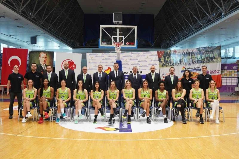 Yılın en iyi çıkış yapan takımı Nesibe Aydın
