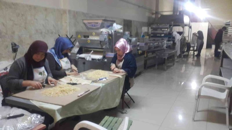 Kadınlar birlik oldu şimdi siparişlere yetişemiyor
