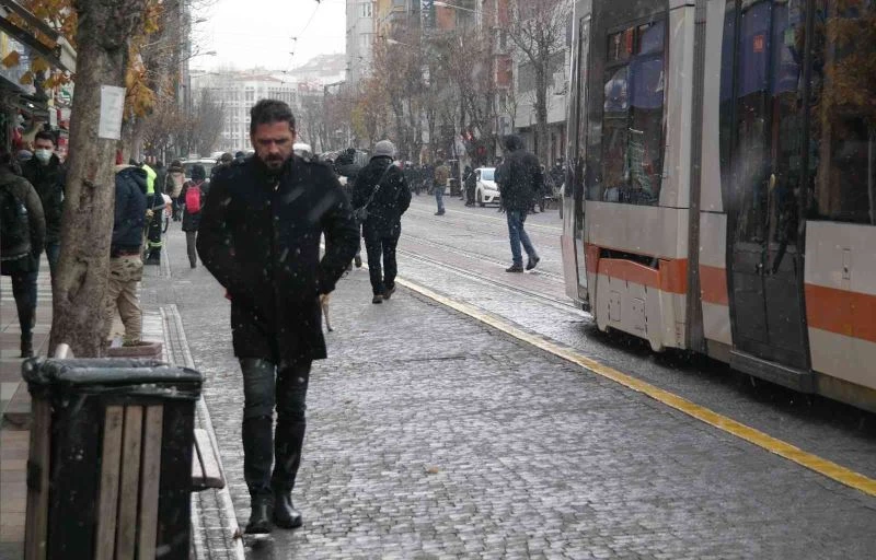 Eskişehir’de hava sıcaklığı sıfırın altına düştü
