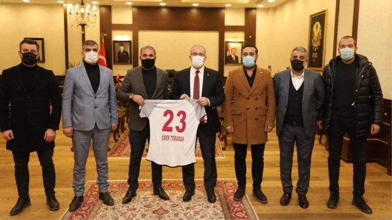 Elazığspor yönetimi, Vali Toraman ile bir araya geldi
