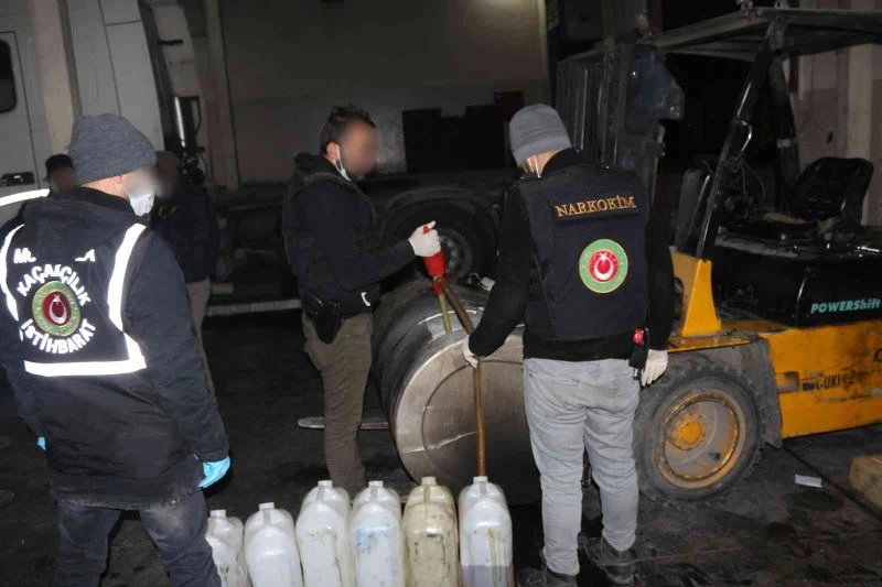 Gürbulak’ta rekor miktarda sıvı uyuşturucu ele geçirildi
