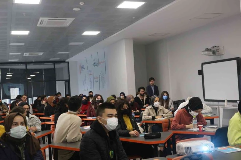 Düzce Üniversitesi öğrenci topluluklarına eğitim verdi
