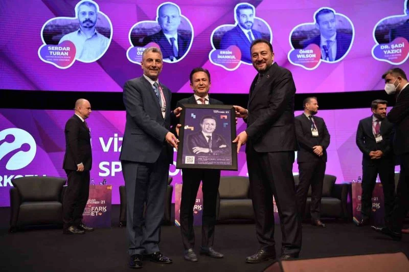 Tuzla Belediye Başkanı Dr. Yazıcı ‘Vizyoner’21 Zirvesi’ne katıldı
