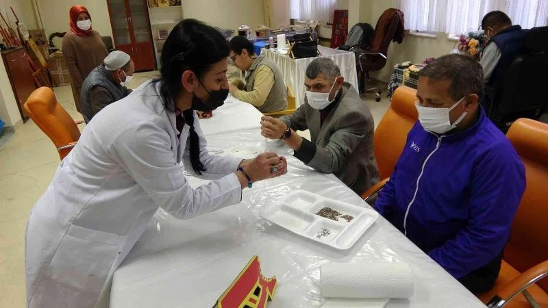 Sanatla motive oluyorlar
