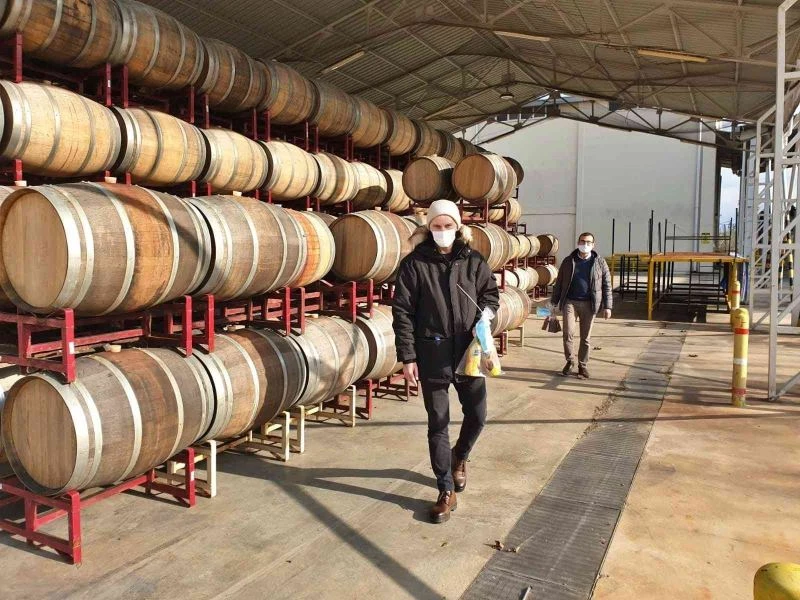 Yılbaşı öncesi sıkı denetim: Şarap fıçıları dizildi
