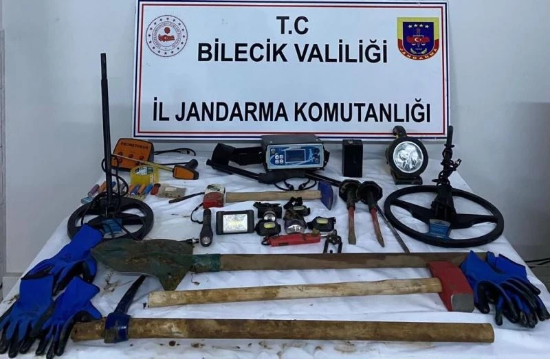 Bilecik’te define avcılarını jandarma suçüstü yaptı
