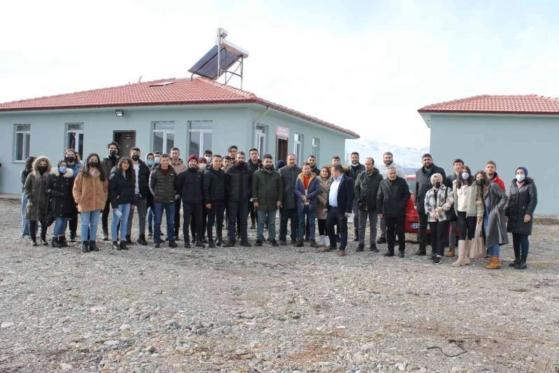 Giresun Üniversitesi öğrencileri Erzincan’da bulunan kan analiz laboratuvarını inceledi
