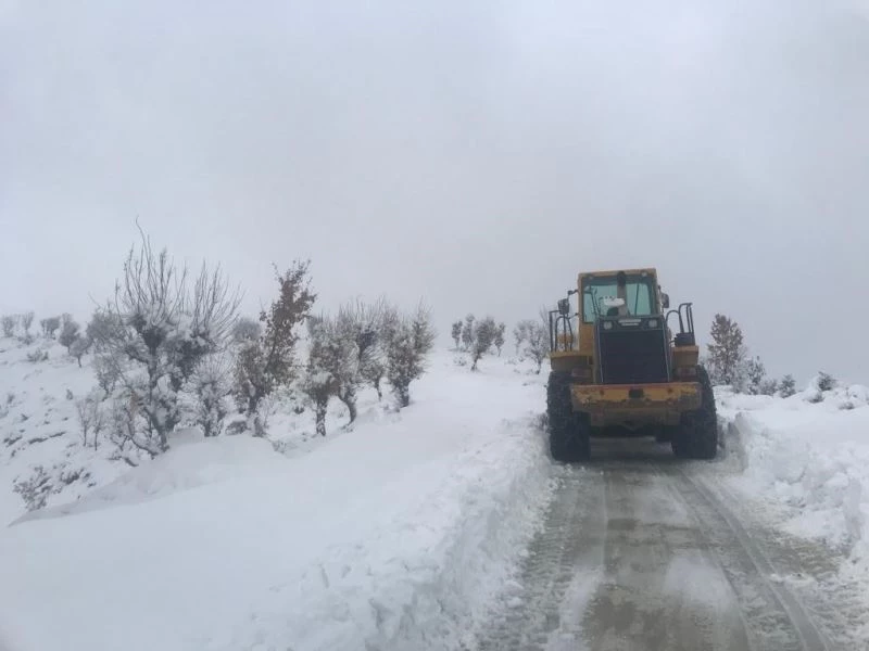 Batman’da sağlıkçılar 7 saat sonra doğum sancısı tutan hastaya ulaştı, bebeğe sağlıkçının ismi verildi
