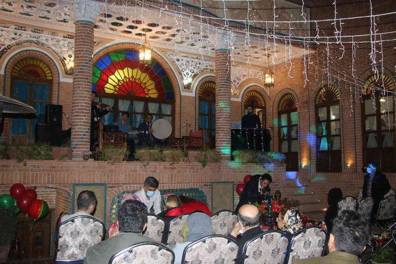 İranlılar yılın en uzun gecesi ‘Şeb-i Yelda’yı coşkuyla kutladı
