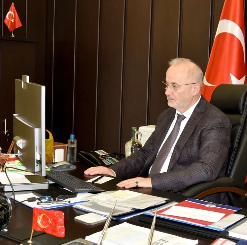 Rektör Ünal: “Hemşireler sağlık sektörünün sosyolojisini ve psikolojisini de yönetiyor”
