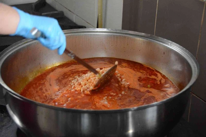 Menteşe’de Kazanlar 35 Bin kişi için kaynadı
