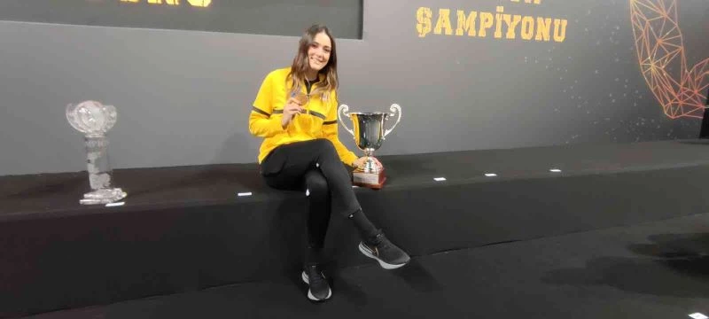 Zehra Güneş: “13 savaşçı kadınla sahada olmak gurur verici”
