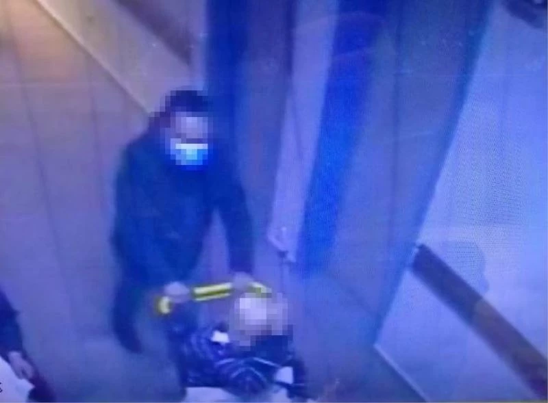 ’Oğlunu arayacağım’ diye kandırdığı yaşlı hastanın telefonunu çaldı
