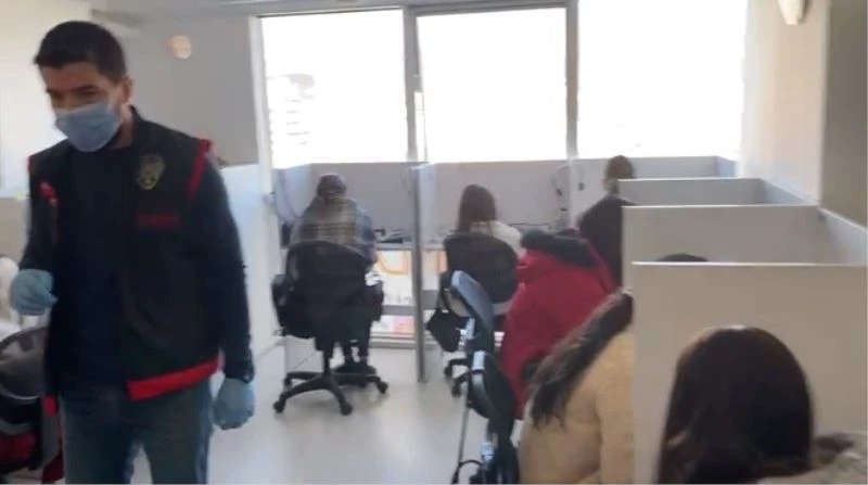 İzmir polisinden ’Google Harita’ dolandırıcılarına operasyon: 18 gözaltı
