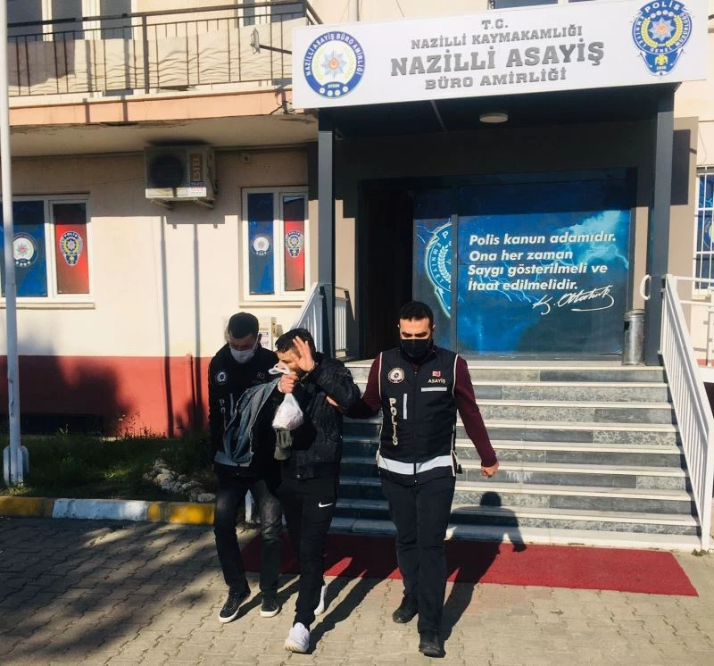 Dokuz yıl hapis cezası ile aranıyordu, saklandığı dolabın içinde yakalandı
