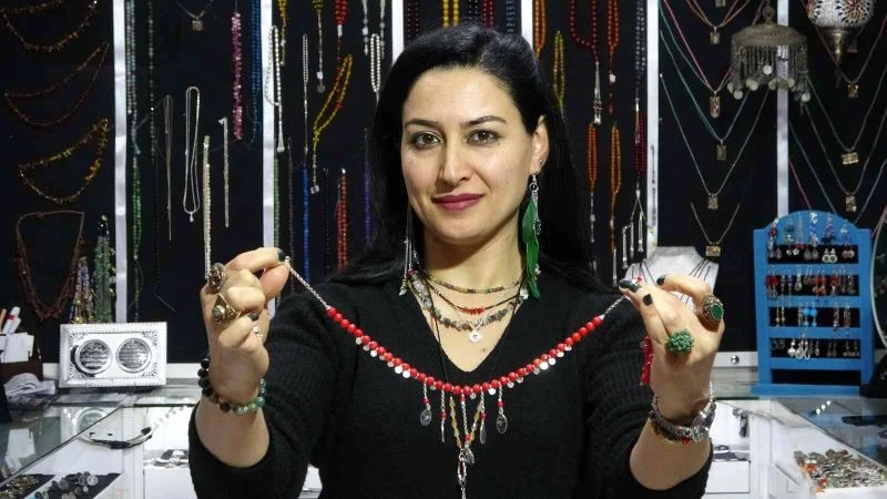 Girişimci kadın, gümüş sanatıyla hayata tutundu
