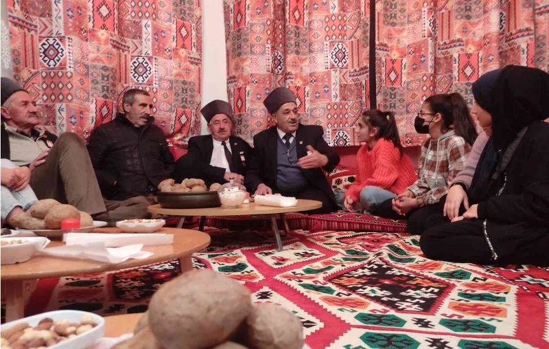 Bingöl’de Kıbrıs gazileri, çocuklara anılarını anlattı
