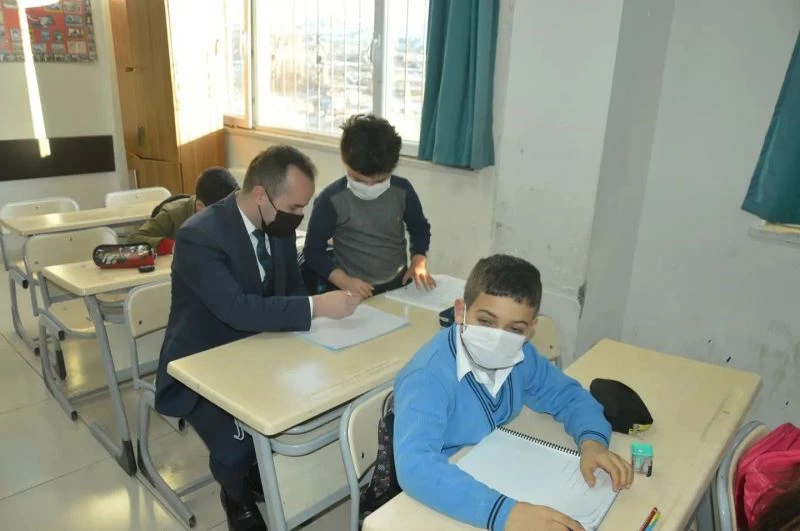 Kaymakam Aslantürk, öğrencilerle bir araya geldi
