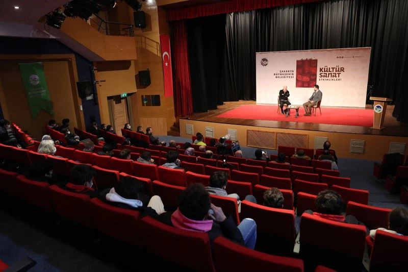 Şansal Büyüka AKM’de sevenleriyle buluştu
