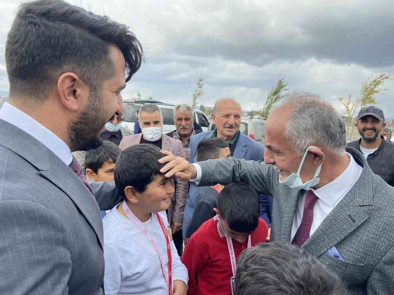 Horasan Belediyesi kent estetiğine değer katacak hizmetlere öncelik tanıyor
