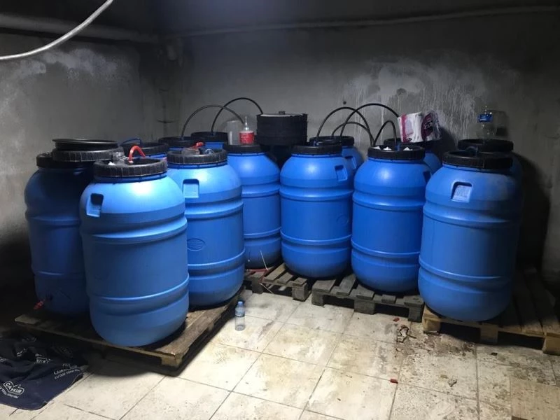 Manisa’da yaklaşık 7 ton kaçak şarap ele geçirildi
