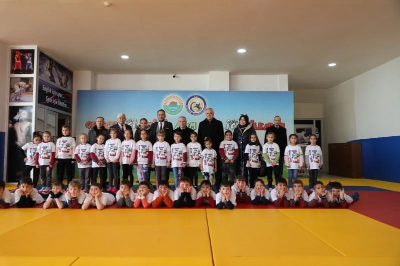 Demirtaş: “Çocuklarımızı geleceğe hazırlıyoruz”
