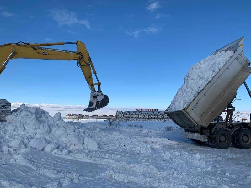 Sarıkamış şehitleri anısına kardan heykeller yapılacak
