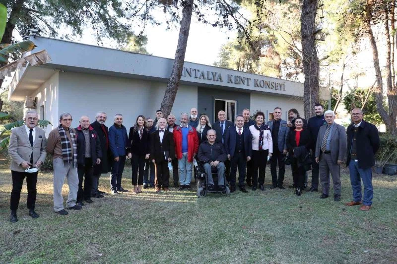 Başkan Böcek: “Kenti ortak akılla yönetiyoruz”
