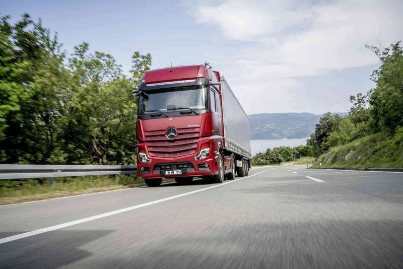 Mercedes-Benz Türk imzalı kamyonlar Avrupa yollarında
