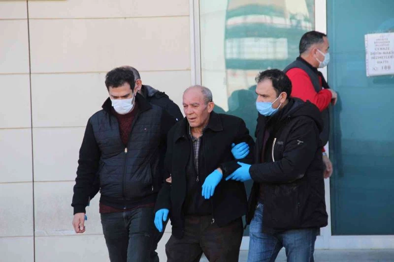 Olay yerinde koşup cenazesine sarıldığı eşinin tabutunu morgdan gözyaşlarıyla aldı
