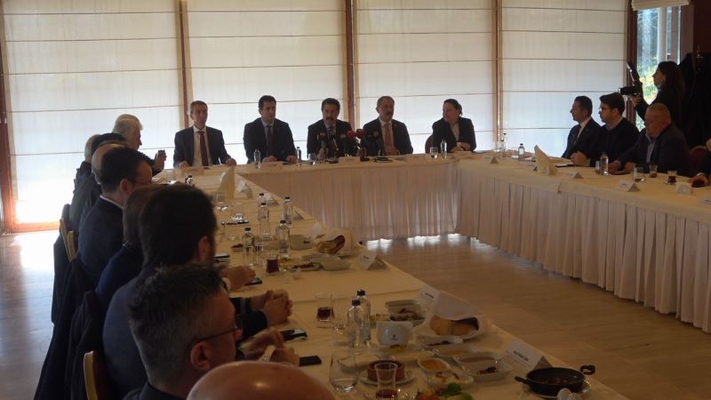Denizli AK Parti yeni Türkiye ekonomi modelini oda ve STK’lara anlattı
