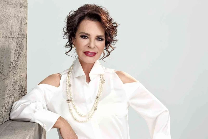 Hülya Koçyiğit’ten damadına övgü: “Engin Altan Düzyatan dört dörtlük bir oyuncu”
