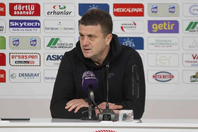 Hakan Keleş: “Gerekli takviyelerle takımın iyi yerlere geleceğini söyleyebilirim”
