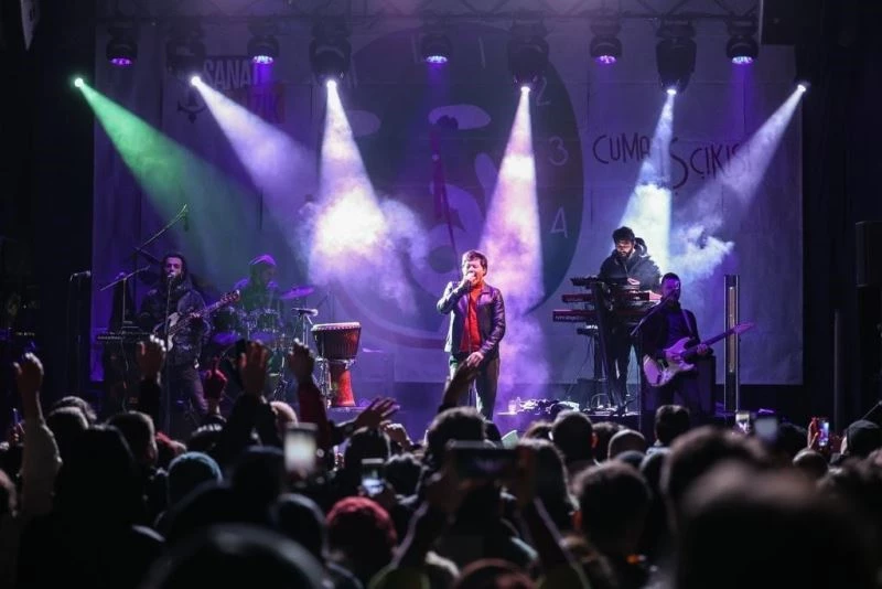 ’Cuma İş Çıkışı’ konserlerinde Mirkelam sahne aldı
