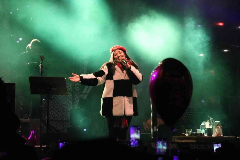 Dondurucu soğuğa aldırış etmediler
