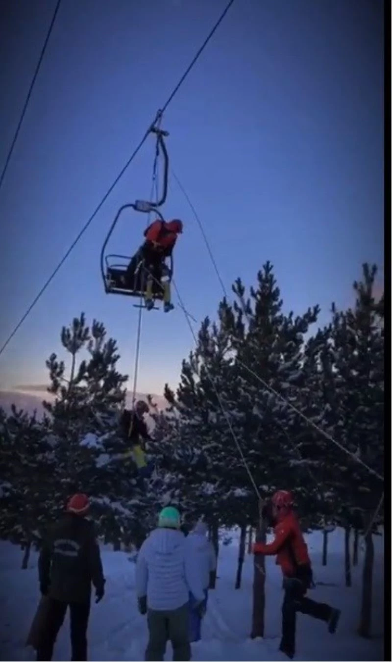 Palandöken’de telesiyejde mahsur kalan 17 kişi kurtarıldı
