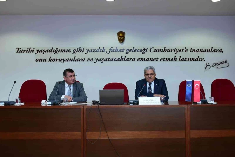 EOSB Nadir Küpeli İİBF’de öğrencilerle bir araya geldi
