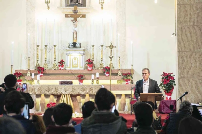 Başkan Seçer, Noel kutlamasına katıldı
