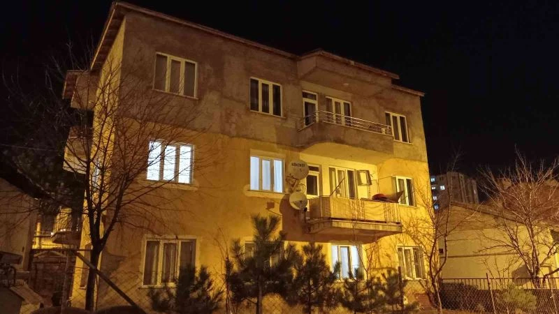 Tamirat için çıktığı çatıdan düşerek ağır yaralandı
